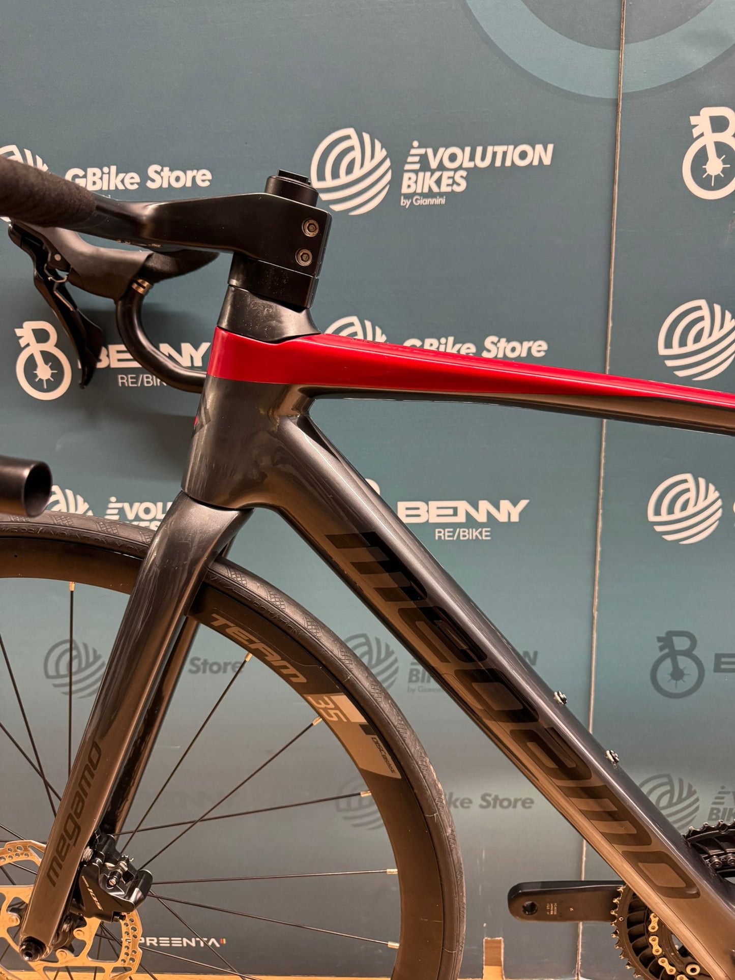 Megamo Raise Disc Cut S - Utilisé