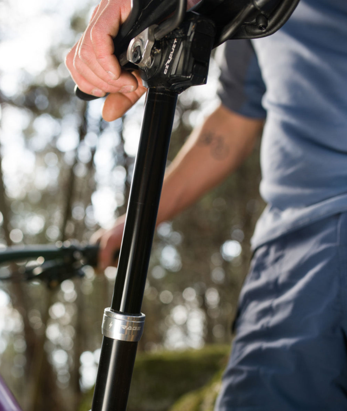 Tija de sillín telescópica KS Rage Circuit 30,9x380 mm con cargador de batería y mando a distancia