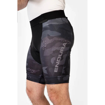 Unter Shorts mit Enduratrack Endura -Hintergrund