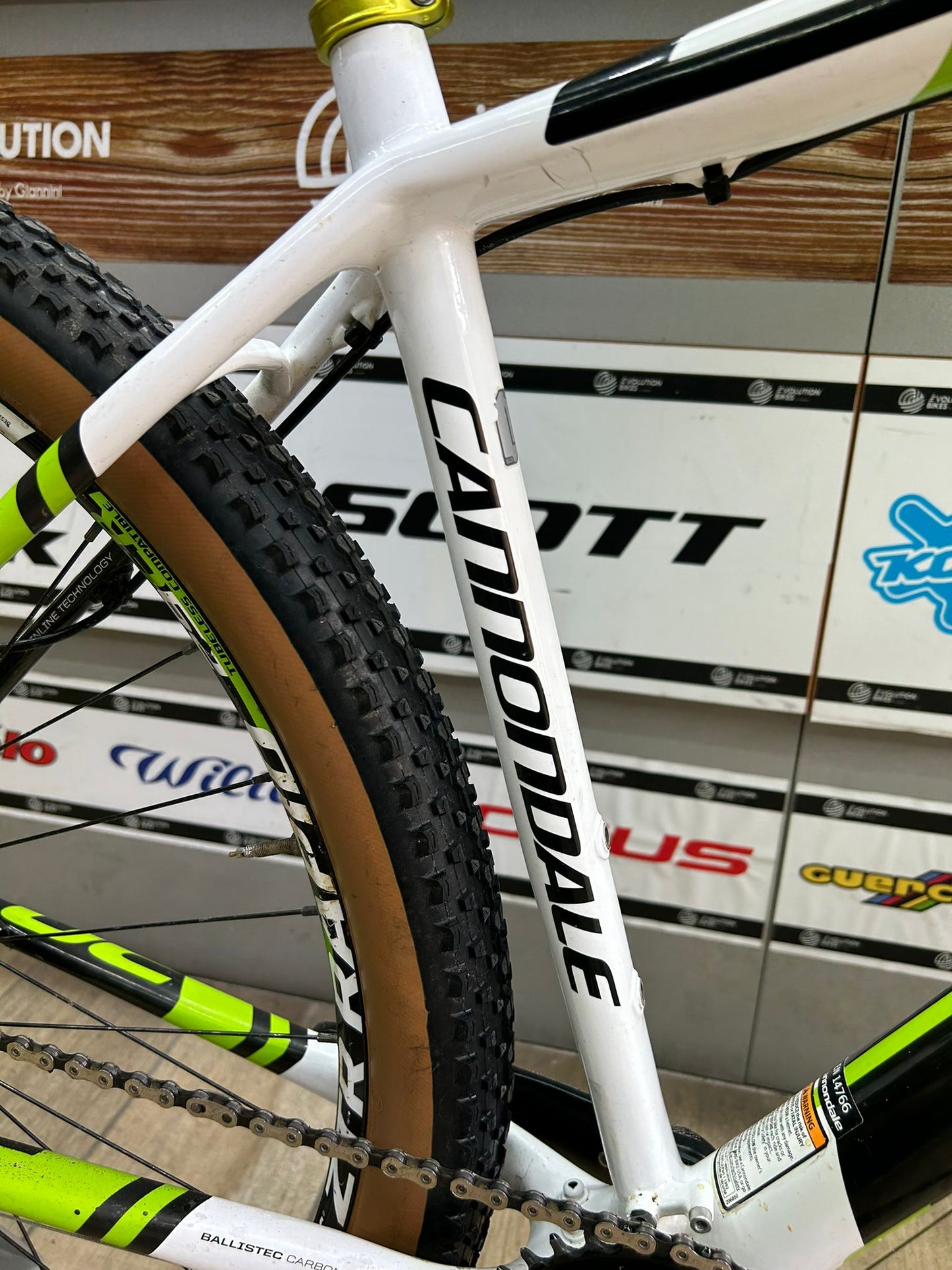 Cannondale F29 Factory Racing Veľkosť l - použitá