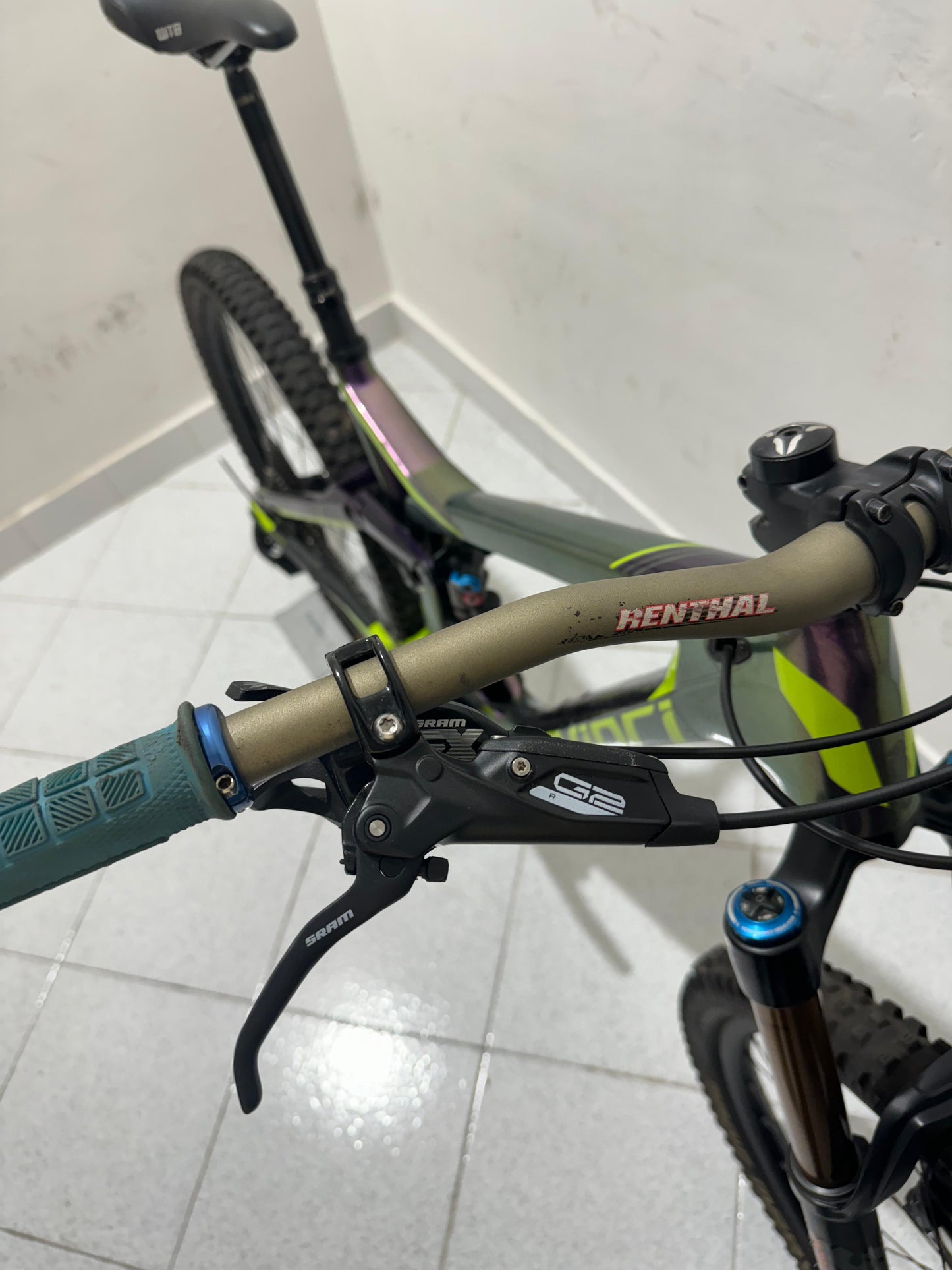 Devinci Split Pivot -Größe L - Gebraucht