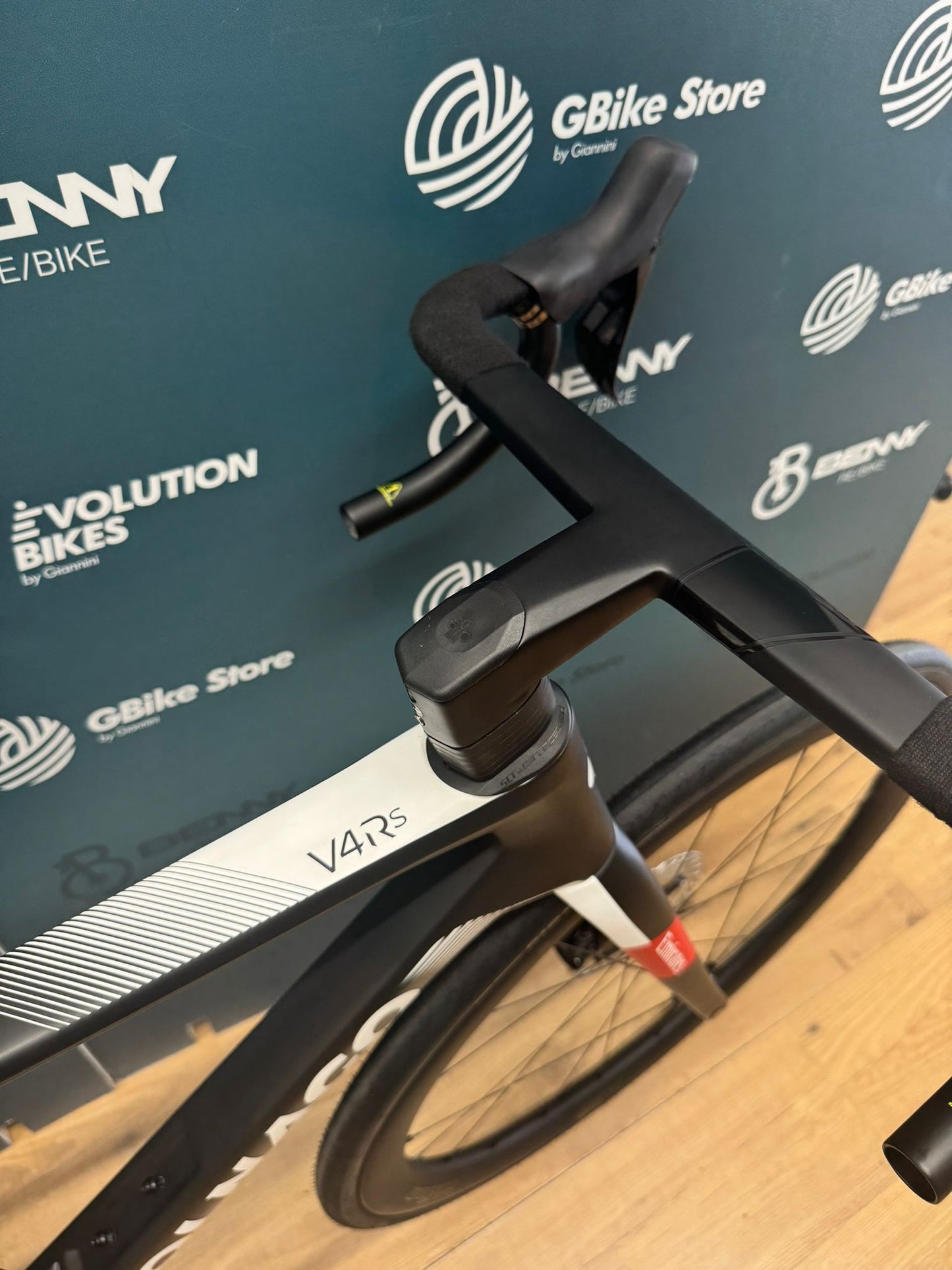 Colnago V4RS EAU Emirates Tamaño 485 - Prueba de demostración