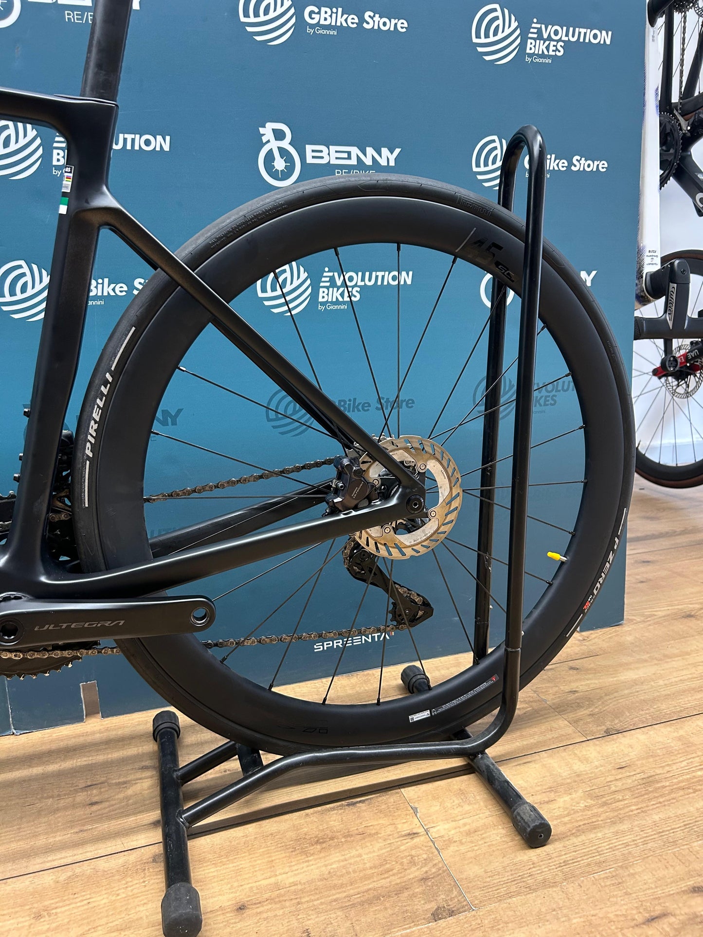 Colnago V4RS EAU Emirates Tamaño 485 - Usado