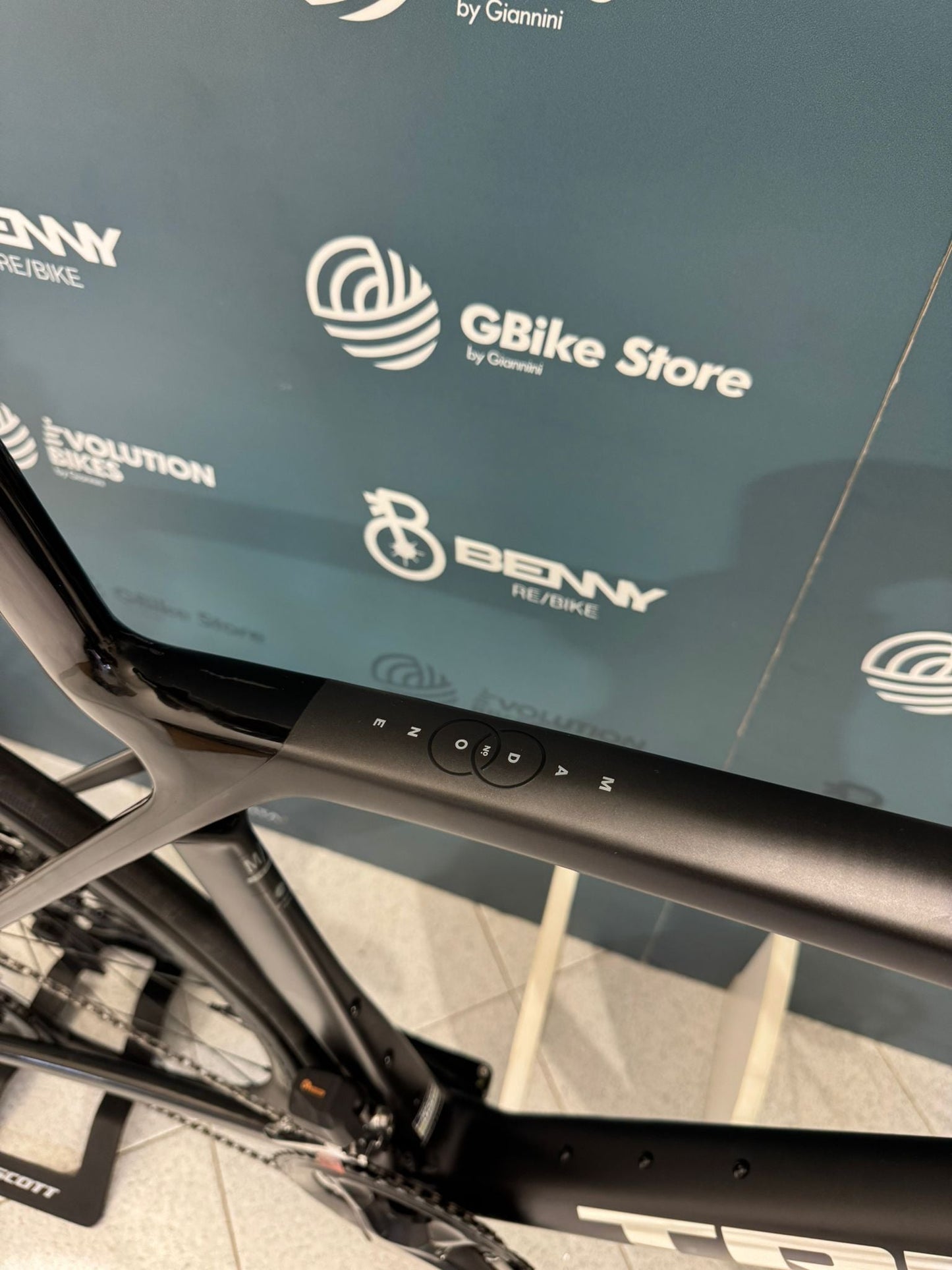 Trek Madone SL 6 janvier 8 2025 Taille ML - Démo