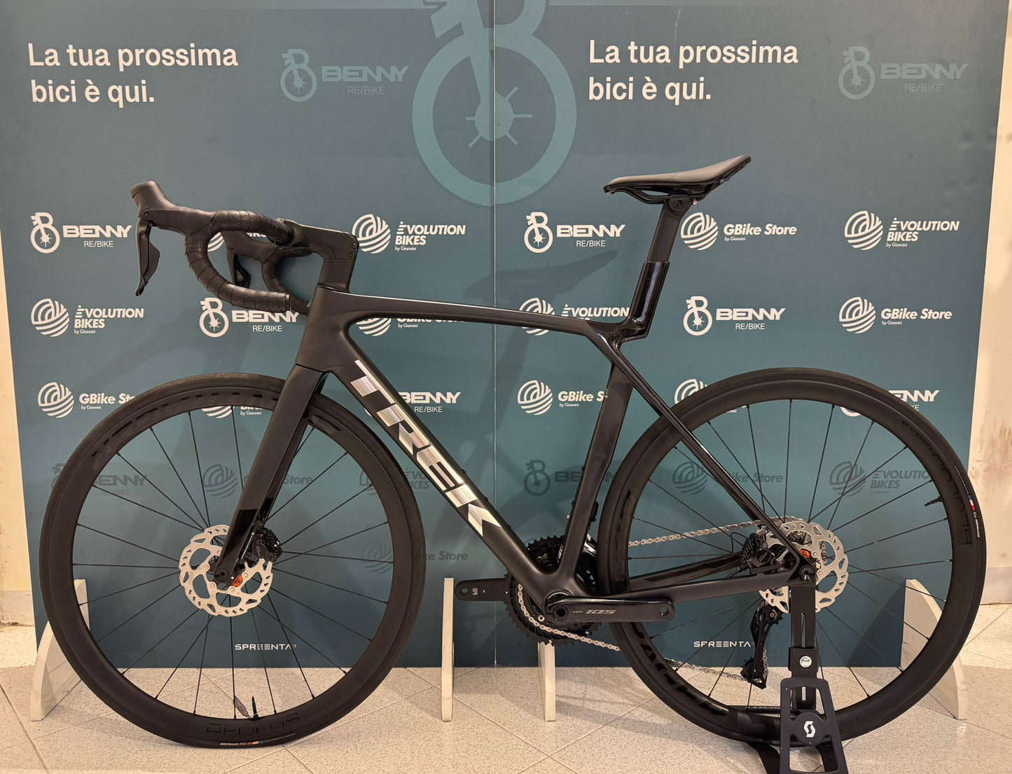 Trek Madone SL 6 janvier 8 2025 Taille ML - Démo