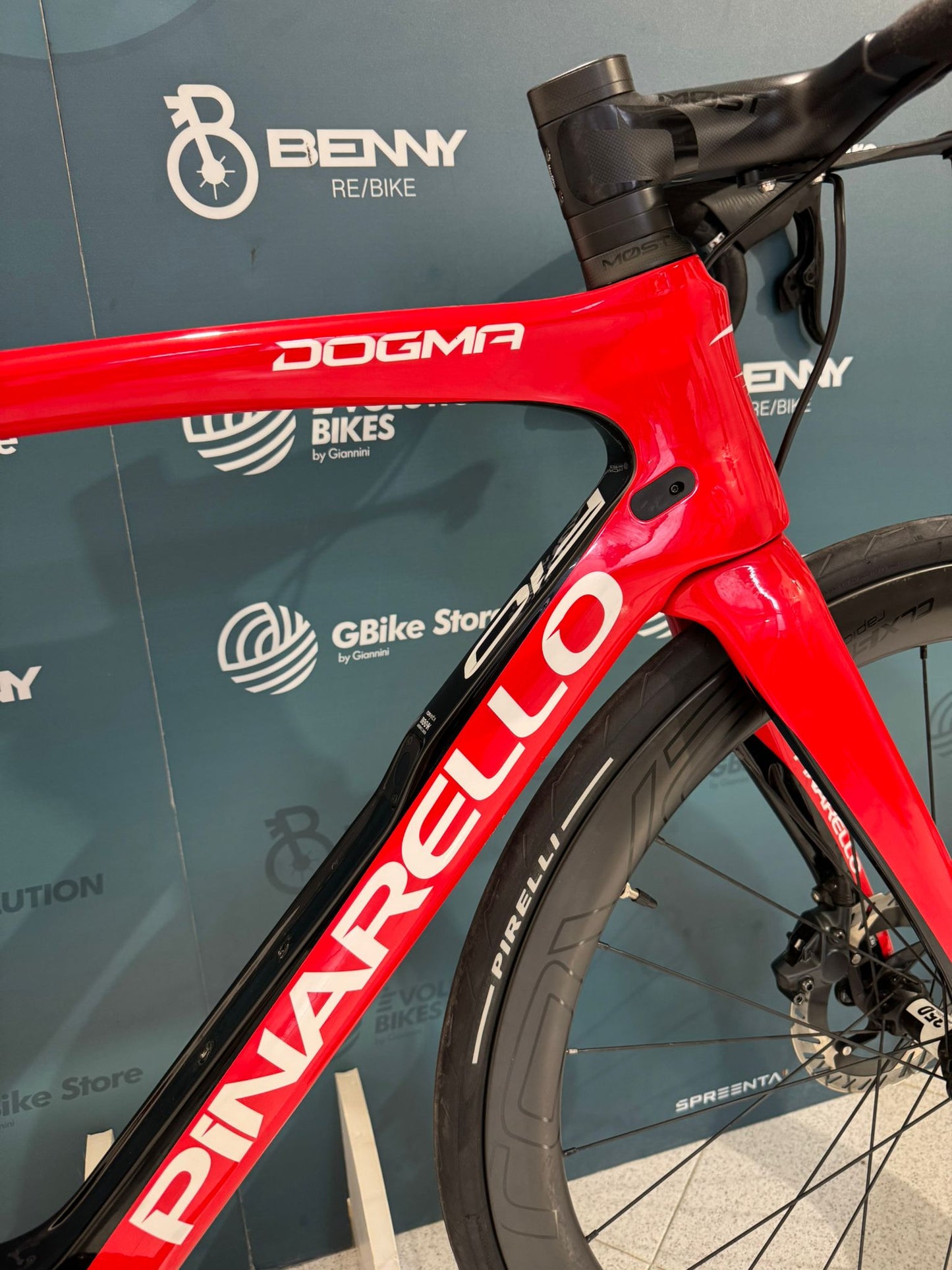 Pinarello Dogma F10 Disc AXS Größe 54 - Gebraucht