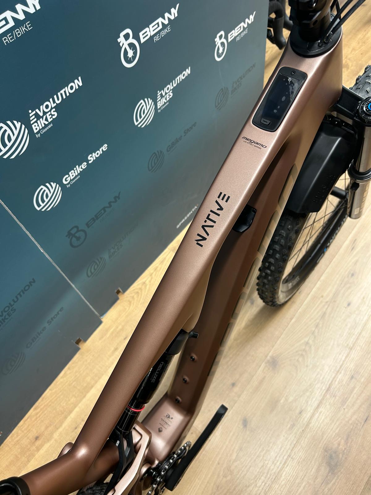 Megamo Native 10 Größe L - Gebraucht