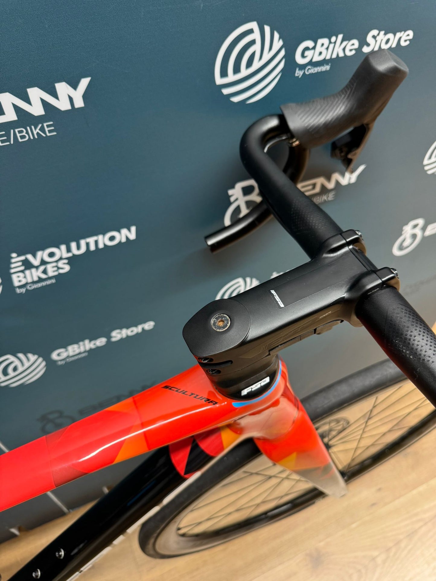 Merida-Skulptur Bahrain siegreiche Größe S - Gebraucht