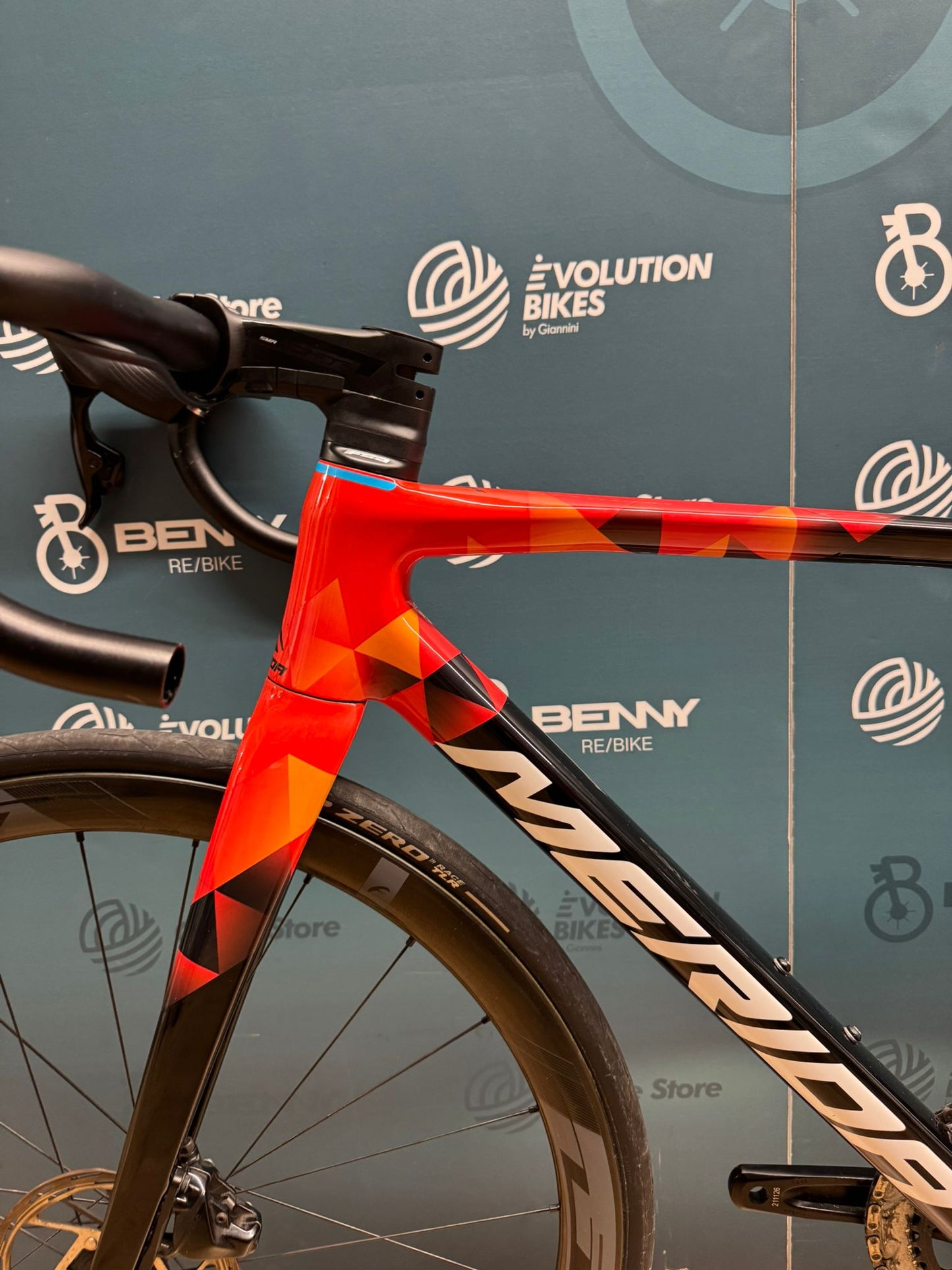 Merida-Skulptur Bahrain siegreiche Größe S - Gebraucht