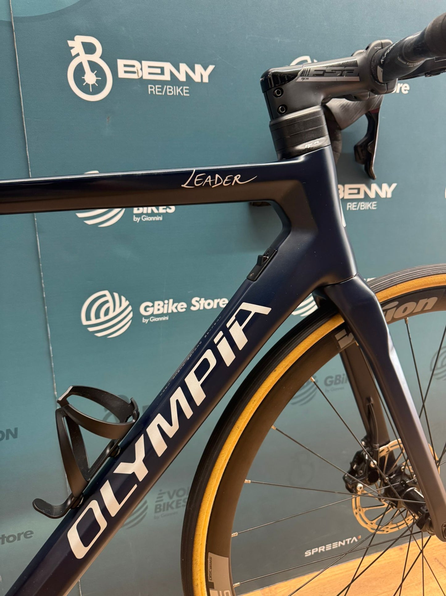 Tamaño Olympia Leader Rival AXS L - Usado