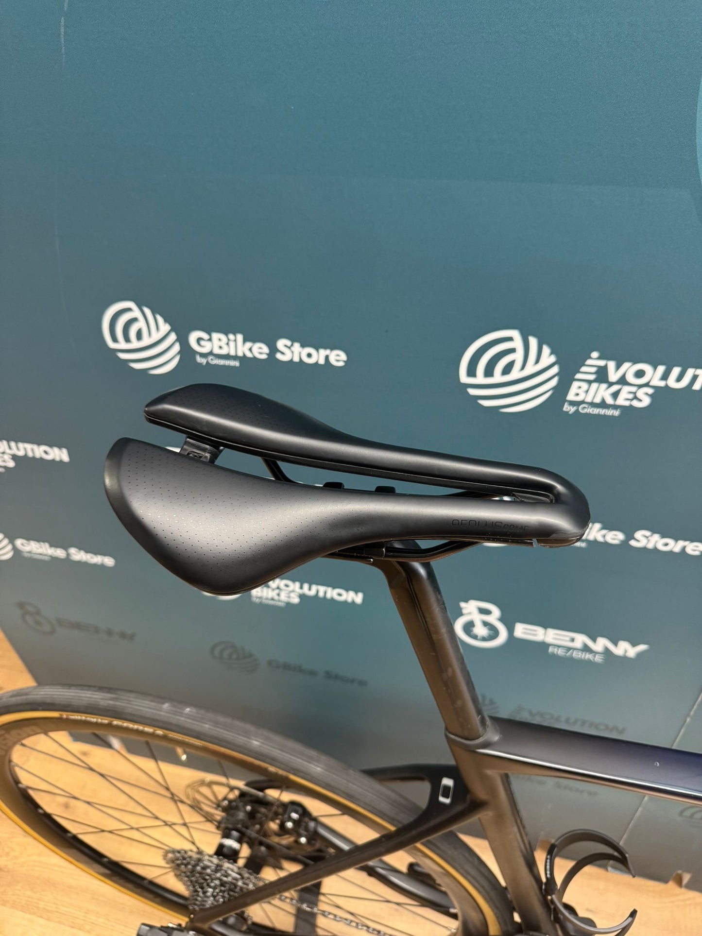 Tamaño Olympia Leader Rival AXS L - Usado