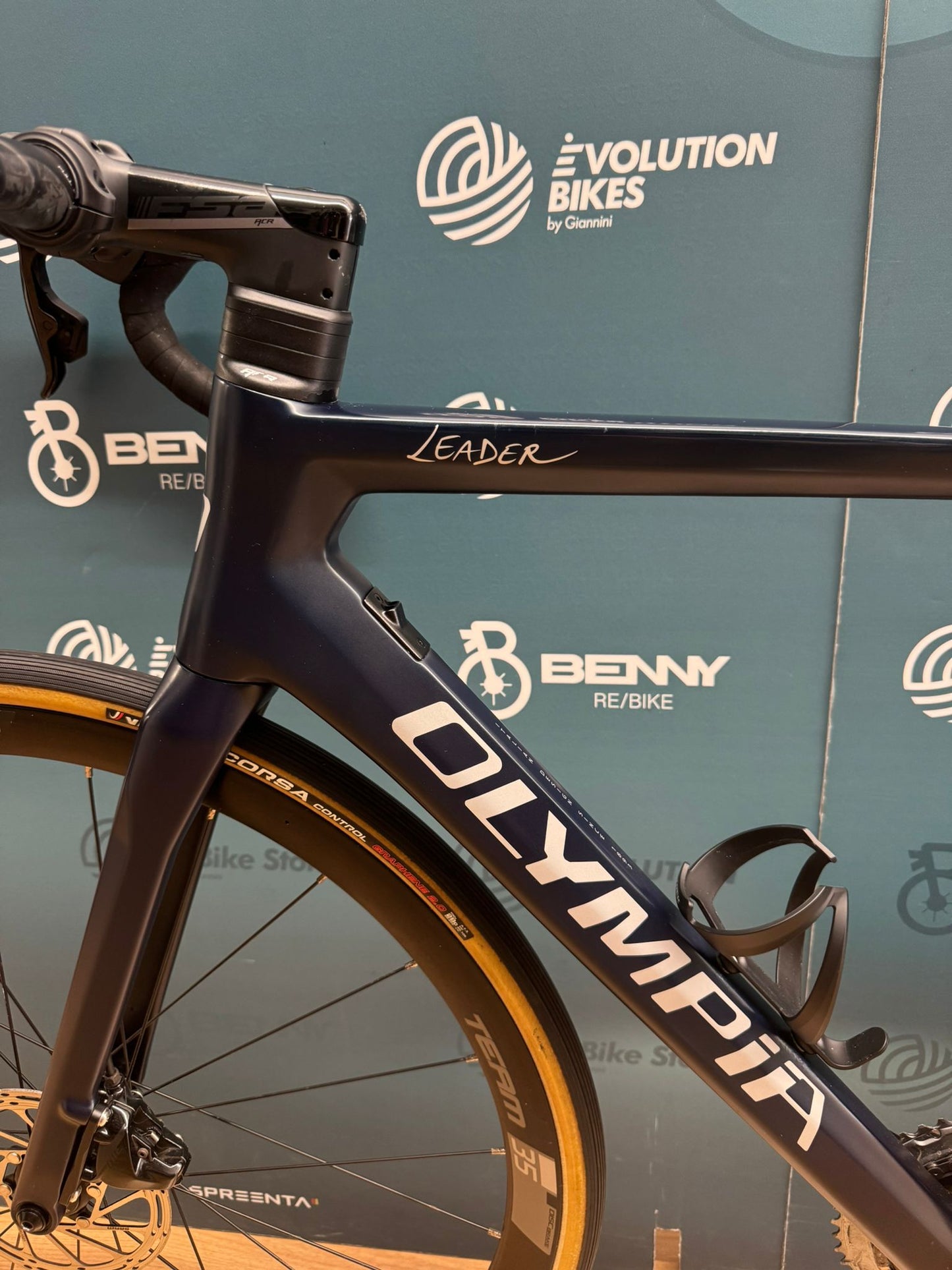 Tamaño Olympia Leader Rival AXS L - Usado