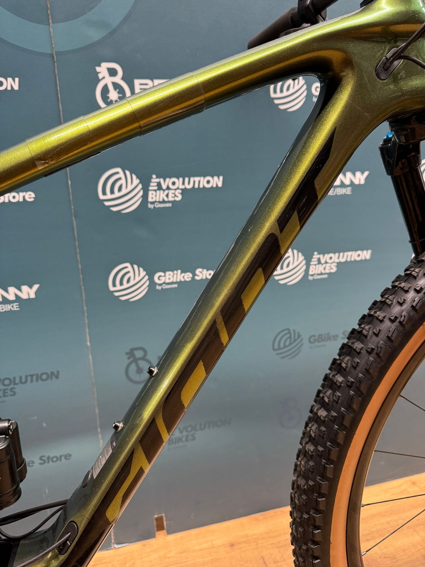 Anthem Gigante Pro 1 Tamaño L - Usado