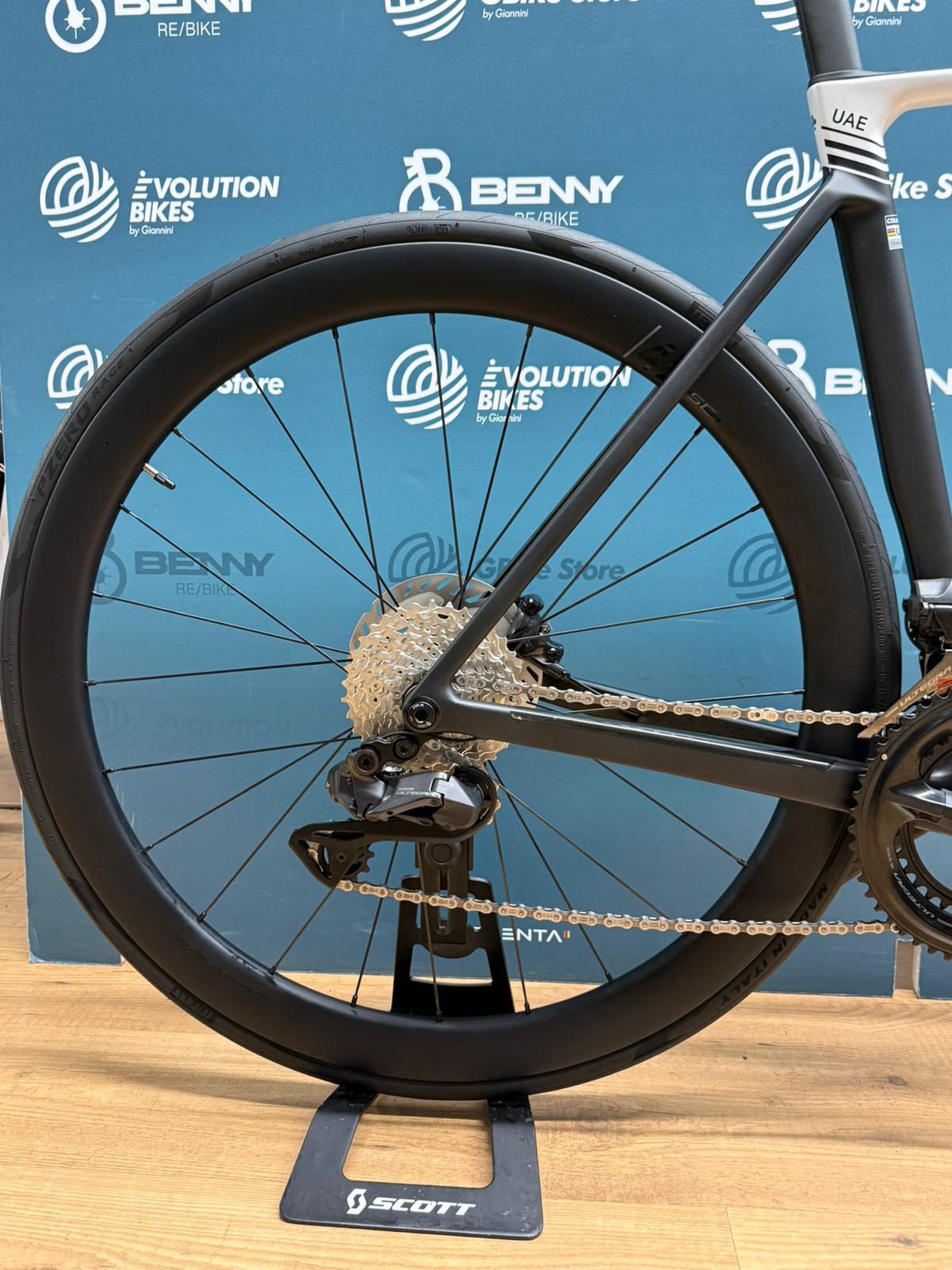 Colnago V5RS Ultegra Di2 R8170 SC45 Tamaño 510 - Demostración