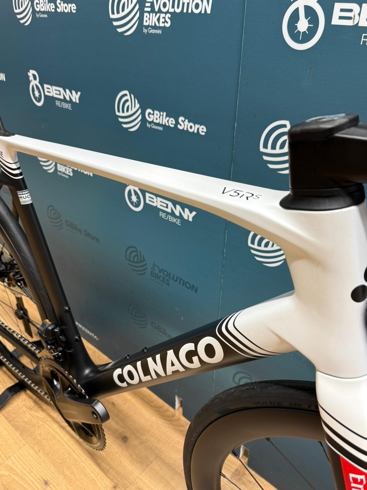 Colnago V5RS Ultegra Di2 R8170 SC45 Tamaño 510 - Demostración