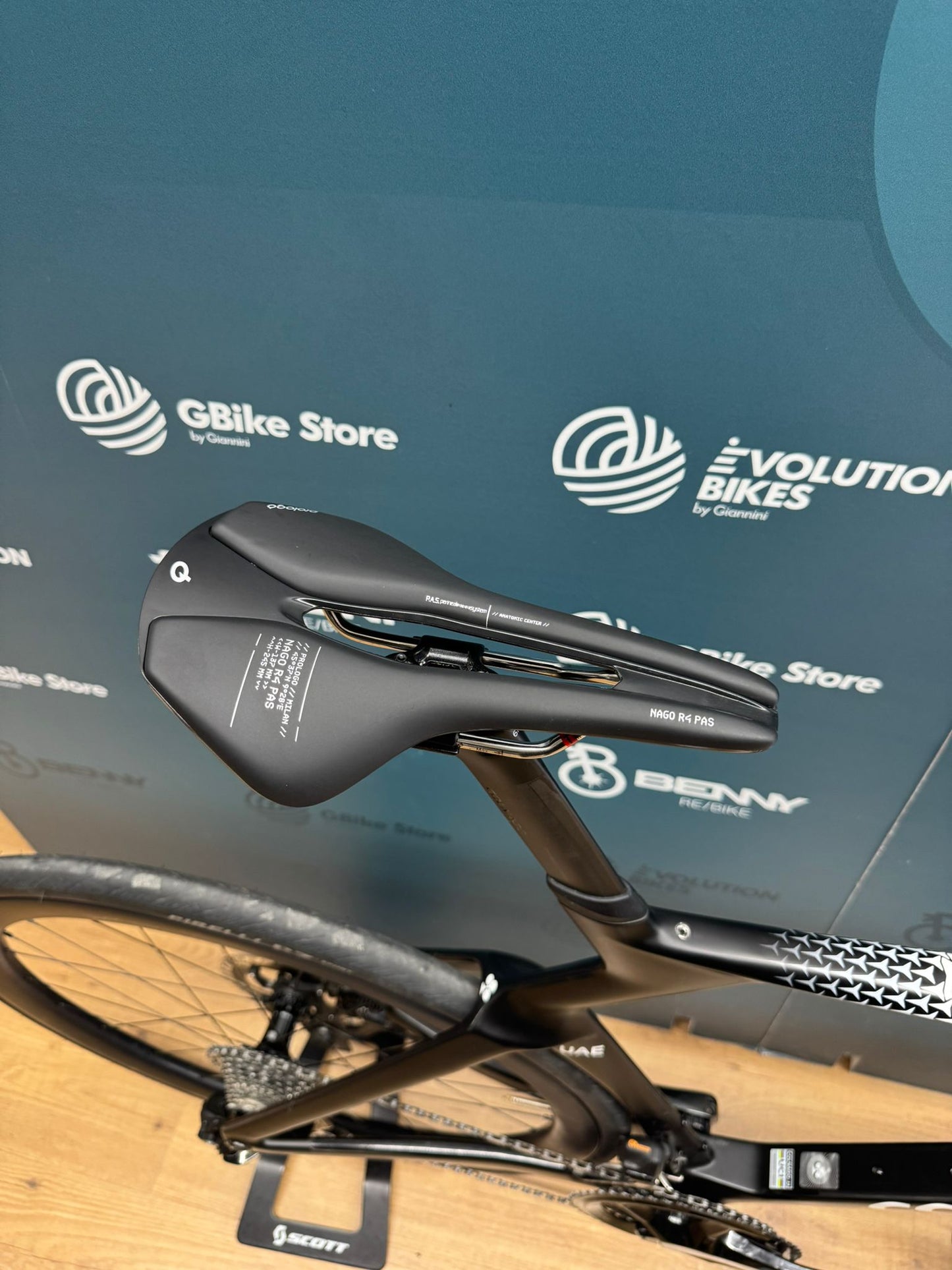 Colnago Y1Rs Dura-Ace Di2 Vision SC45 Tamaño de los EAU M - Usado