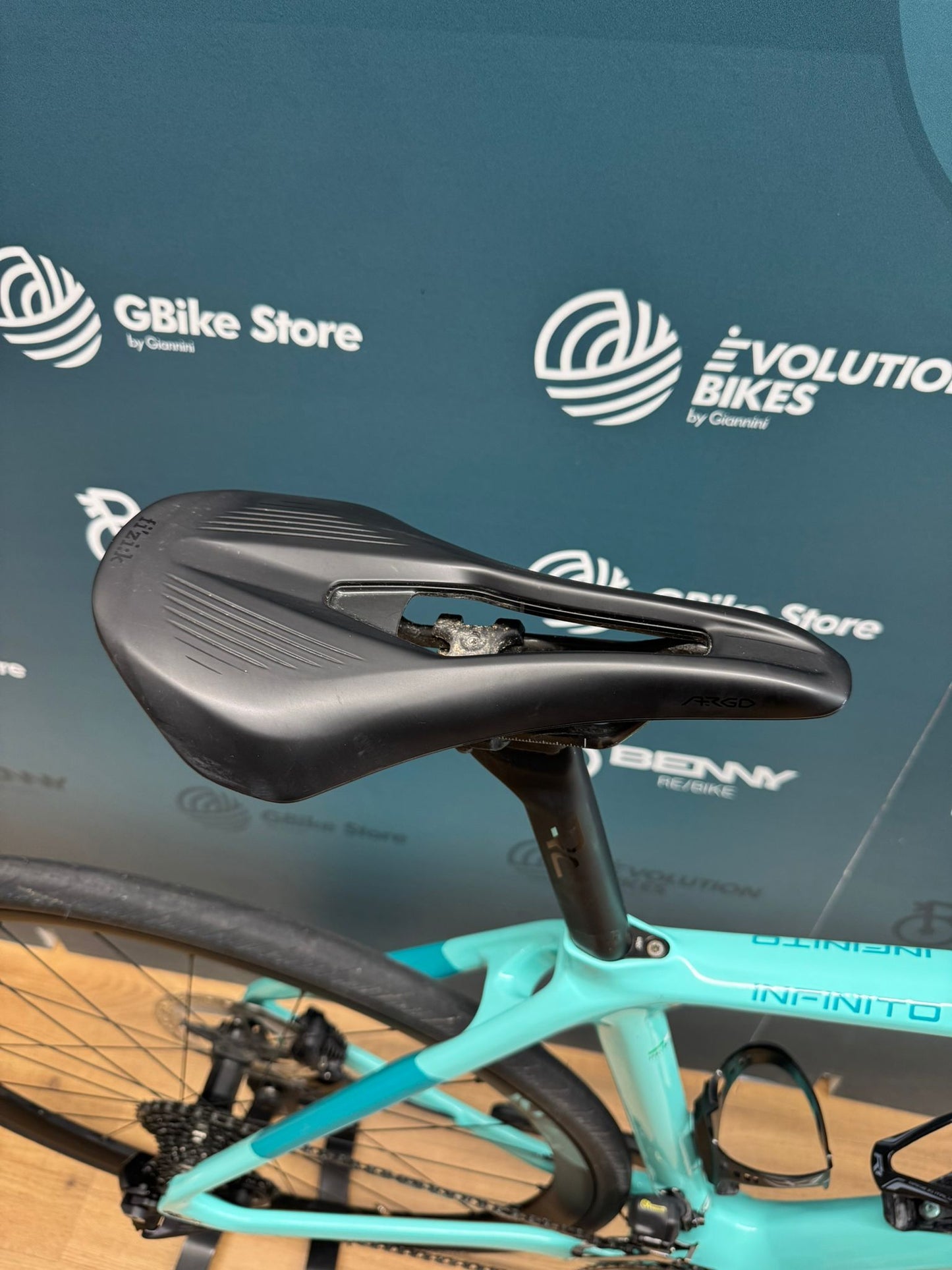 Bianchi Infinito Disc Ultegra Di2 12v Rozmiar 53 - Używany