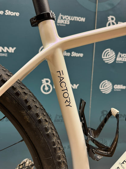 Megamo Factory AXS Size L - Used