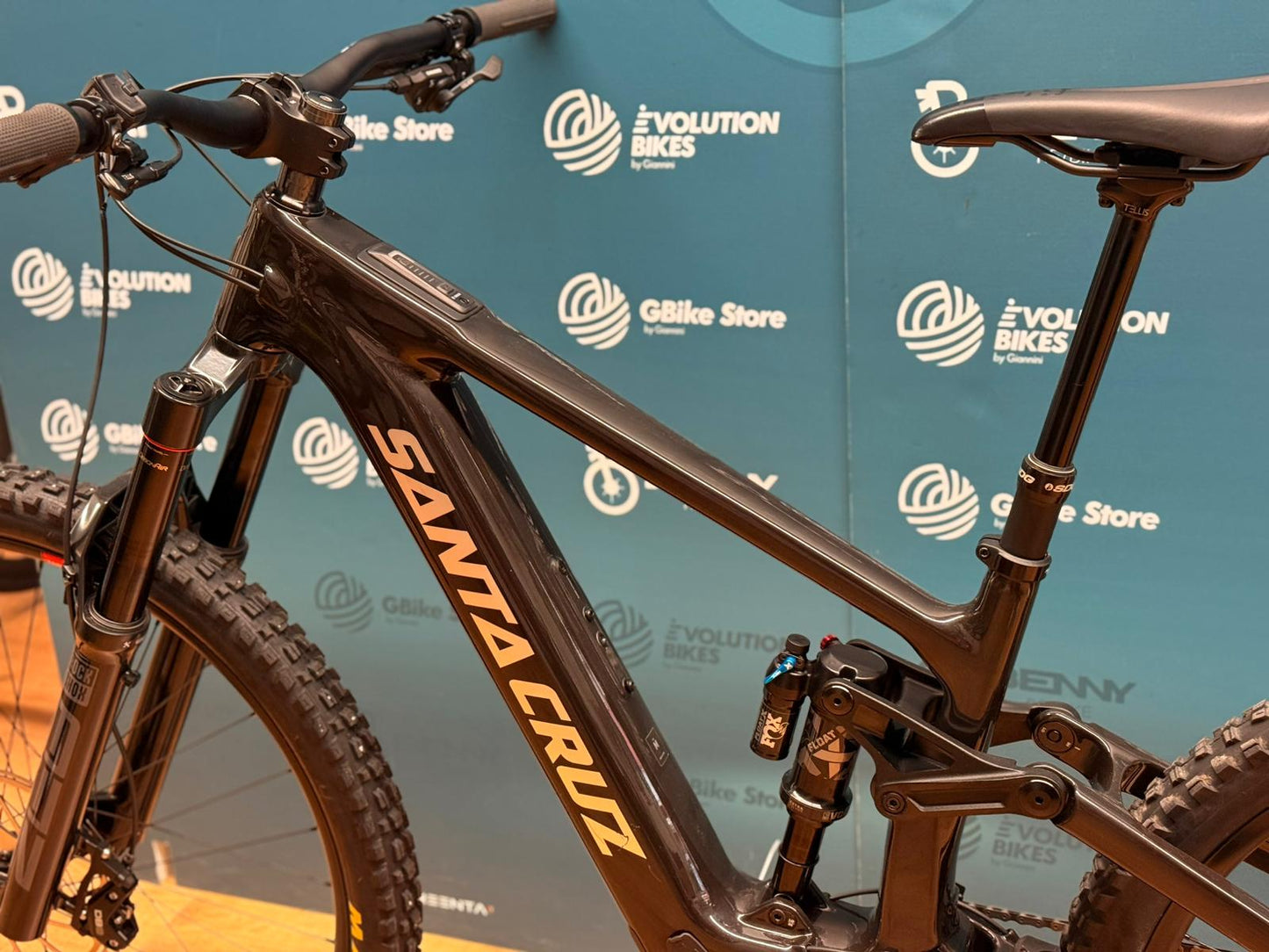 SANTA CRUZ Bullit 4 C 70 - DEMO TEST - Größe M - 312 km