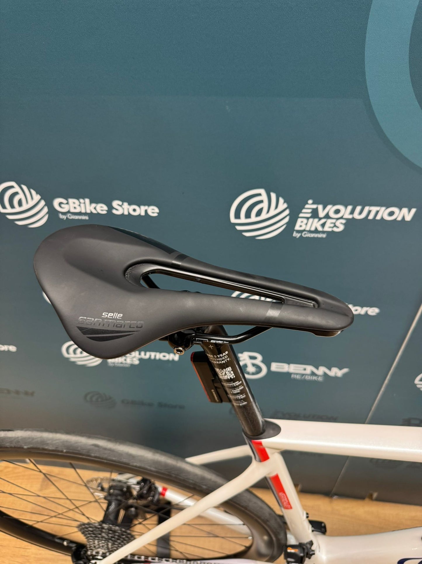 Wilier Verticale Tamaño SLR Ultegra Di2 L - Usado