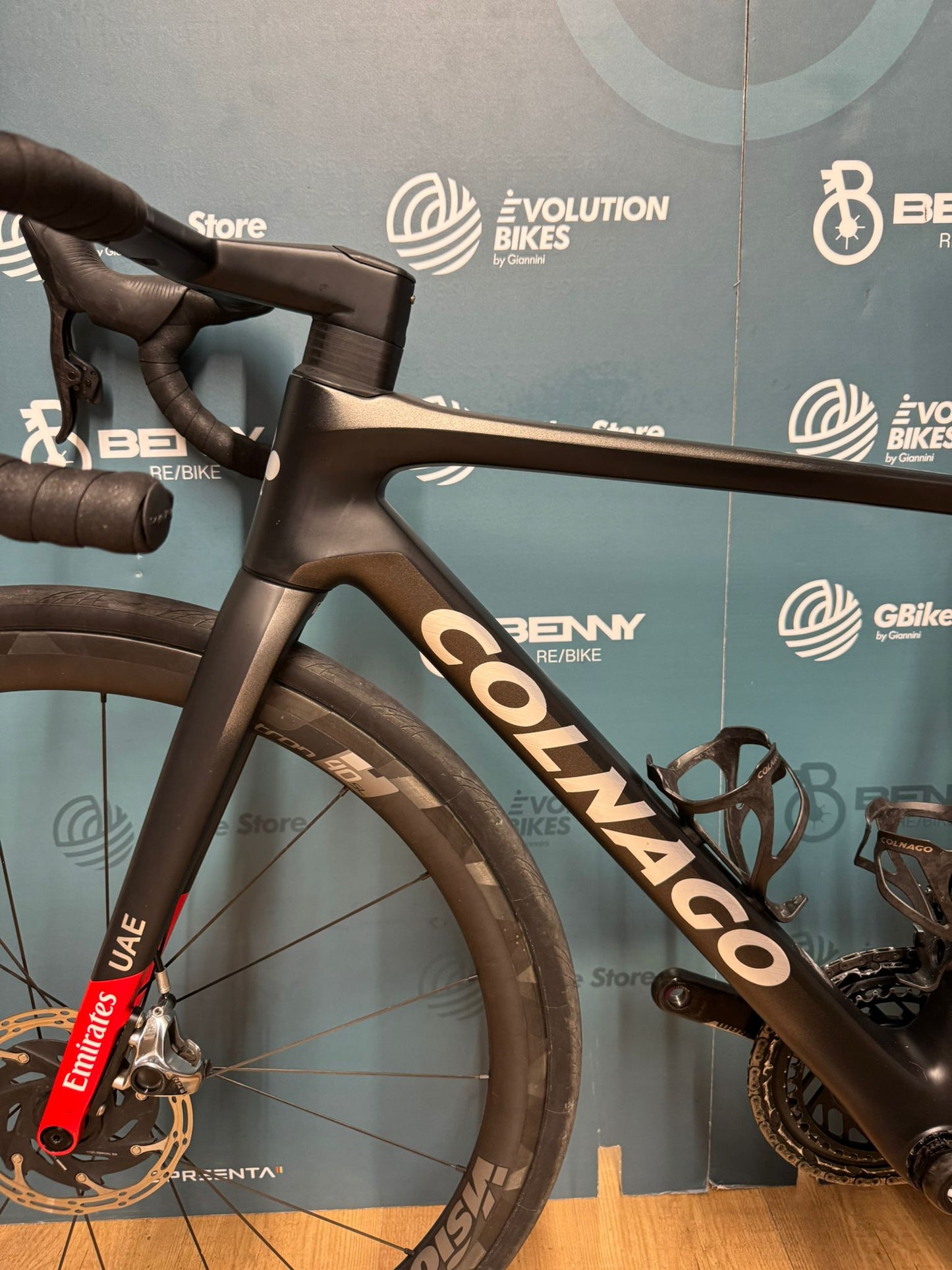 Colnago V4Rs UAE Emirates Red AXS Size 45.5