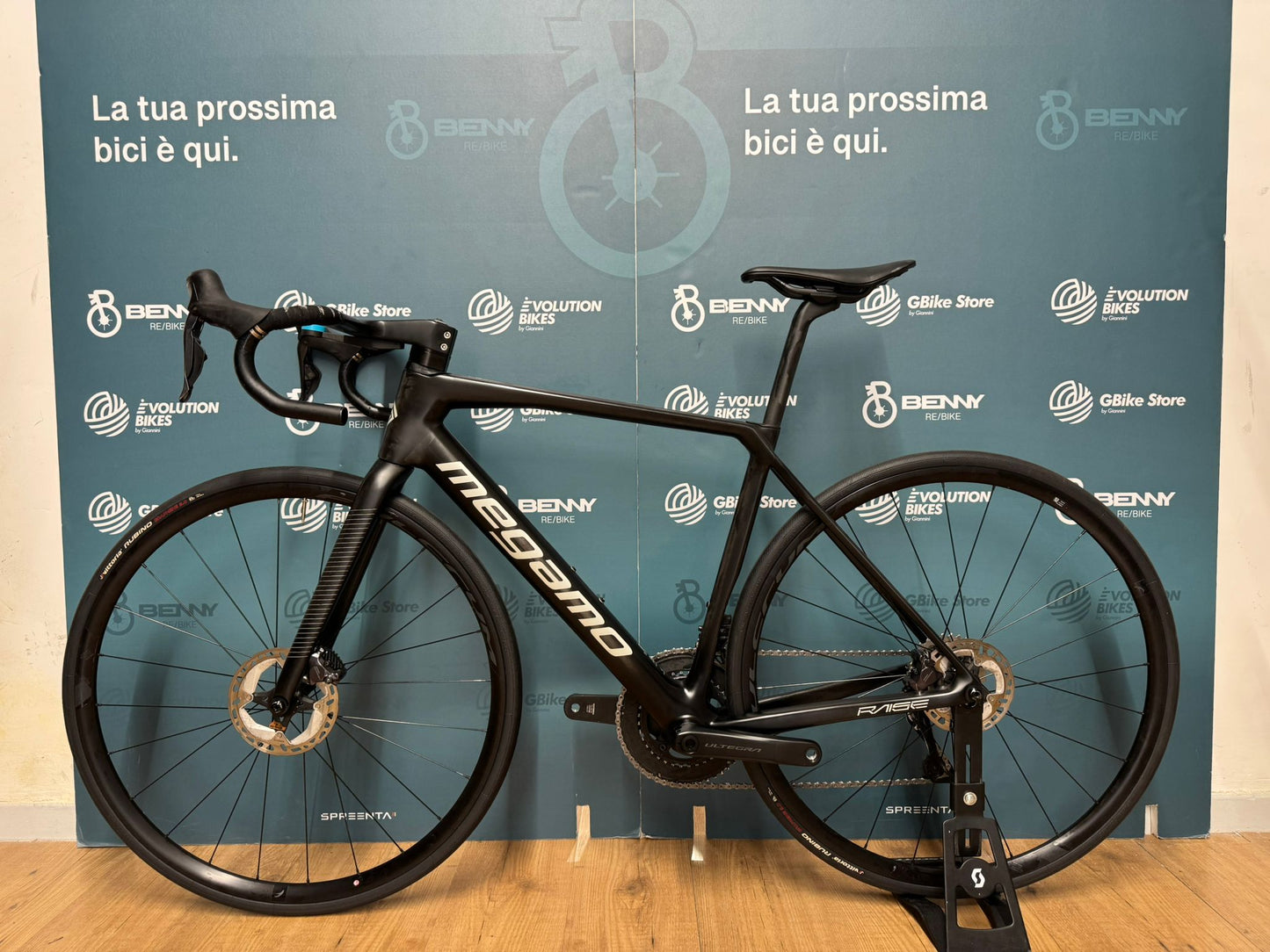 Megamo Raise Ultegra Di2 12v Scheibengröße M - Gebraucht