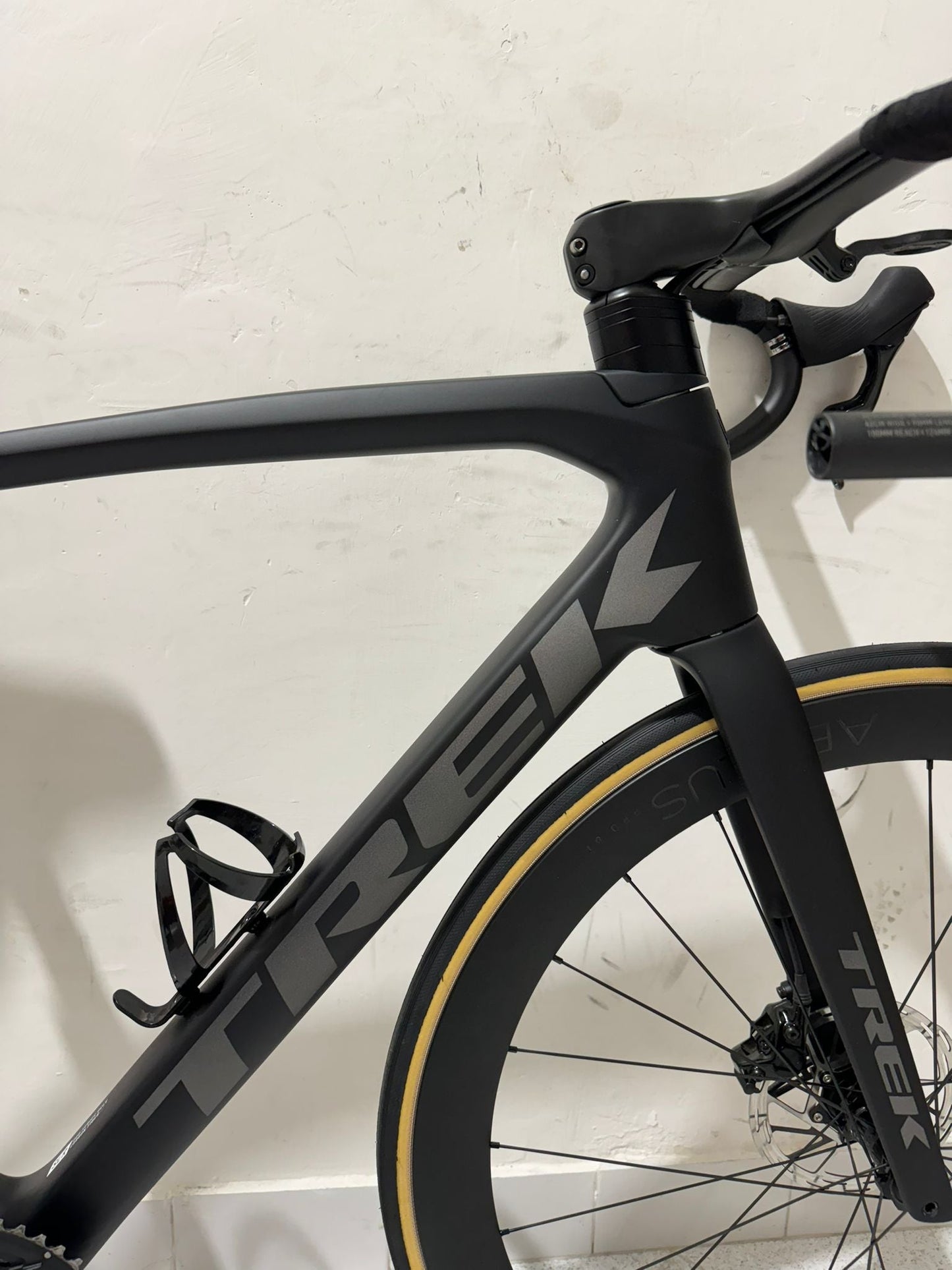 Trek Émonda SLR 7 AXS Mărimea 56 - Folosit