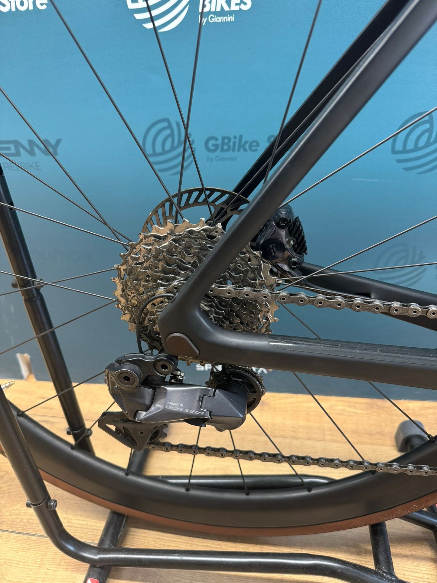 Colnago V4RS EAU Emirates Tamaño 530 - Usado