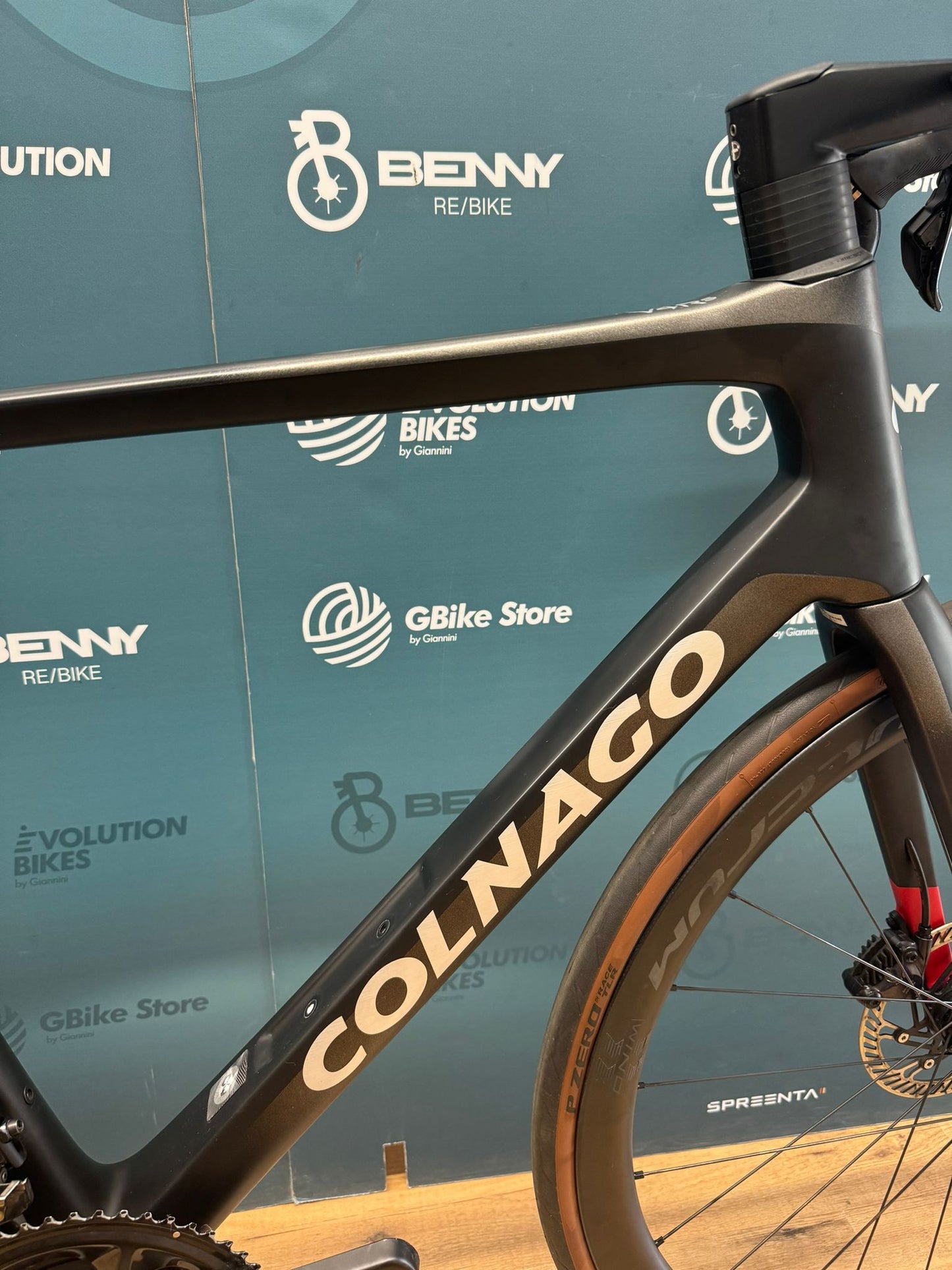 Colnago V4RS EAU Emirates Tamaño 530 - Usado